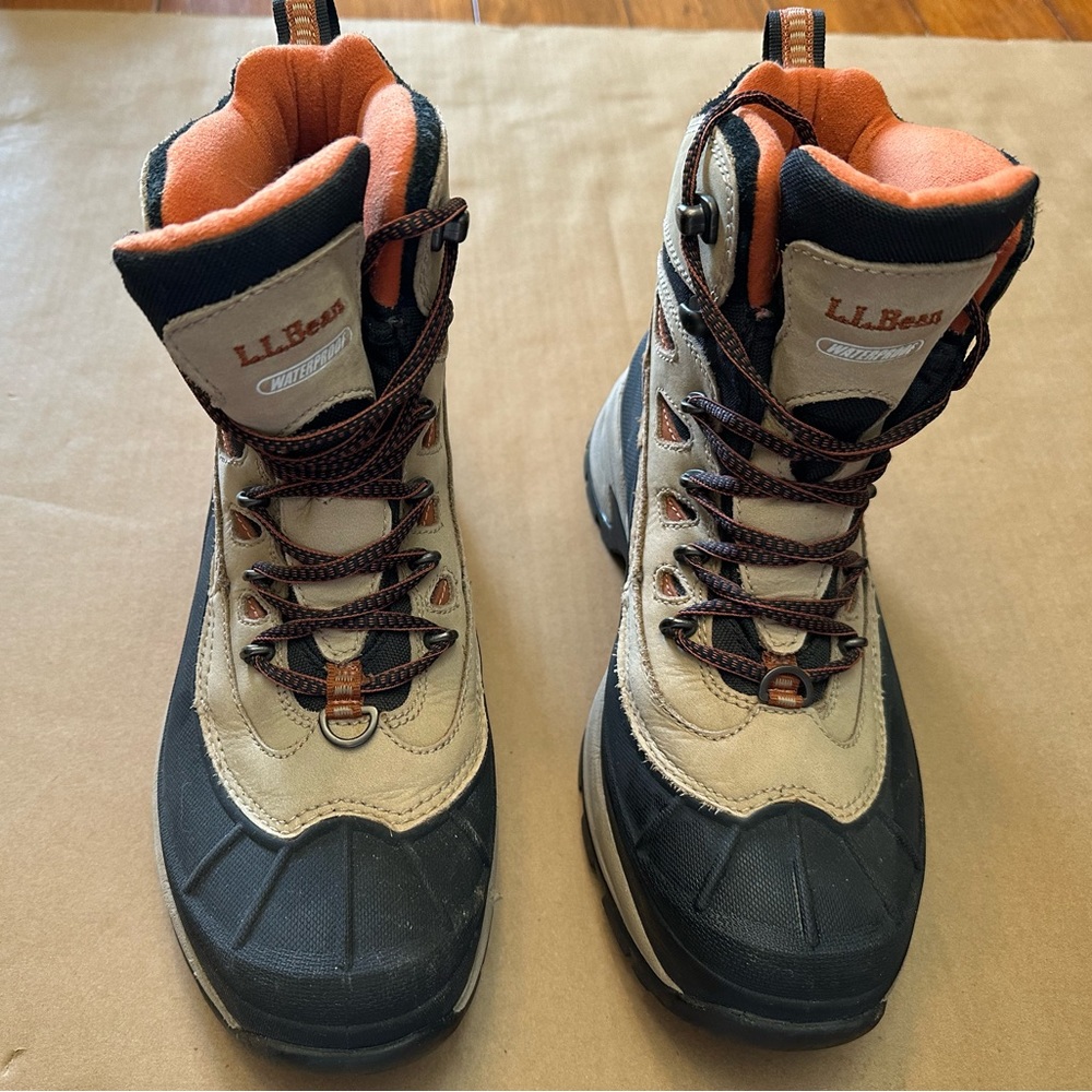 LL Bean Womens Waterproof Snowshoes  Size:8